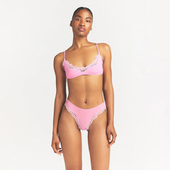 FITS EVERYBODY LACE SCOOP BRALETTE | BUBBLE GUM TONAL