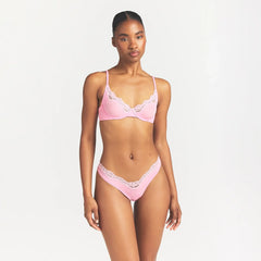 FITS EVERYBODY LACE DIPPED THONG | BUBBLE GUM TONAL