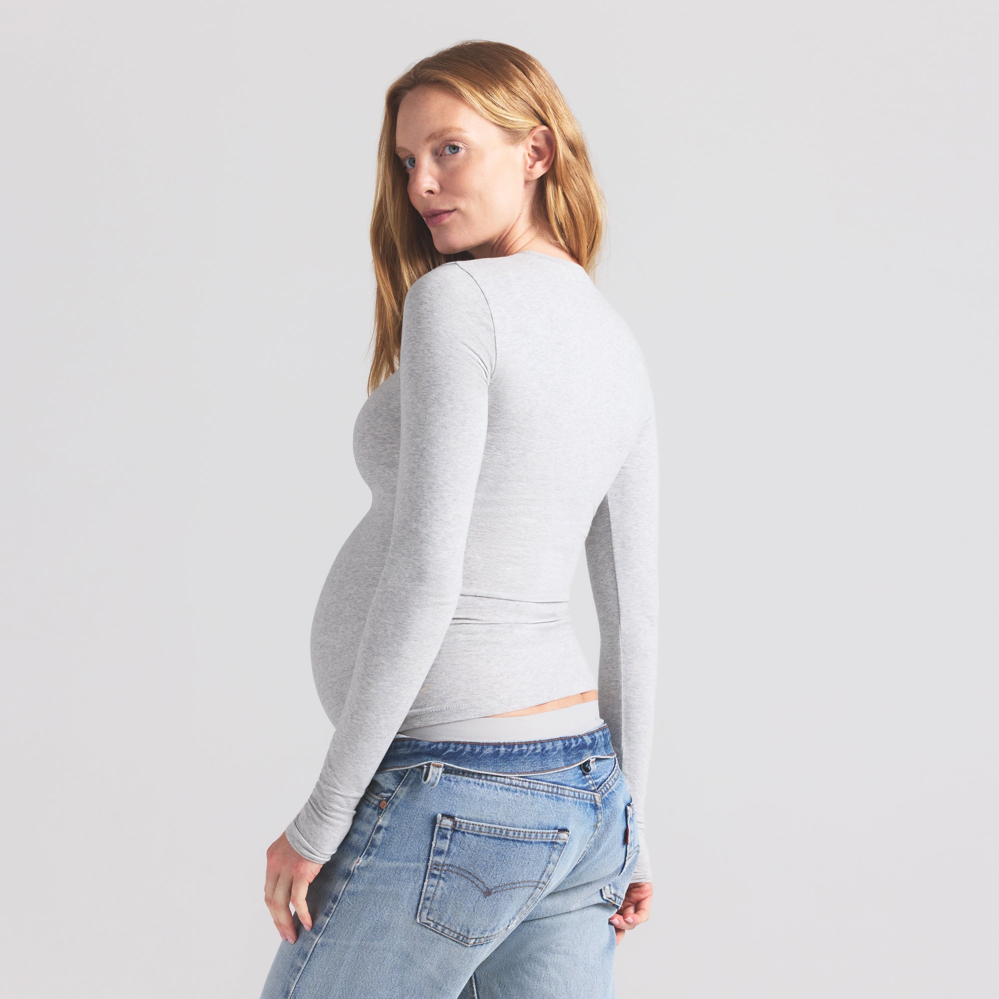 COTTON JERSEY MATERNITY LONG SLEEVE T-SHIRT | LIGHT HEATHER GREY