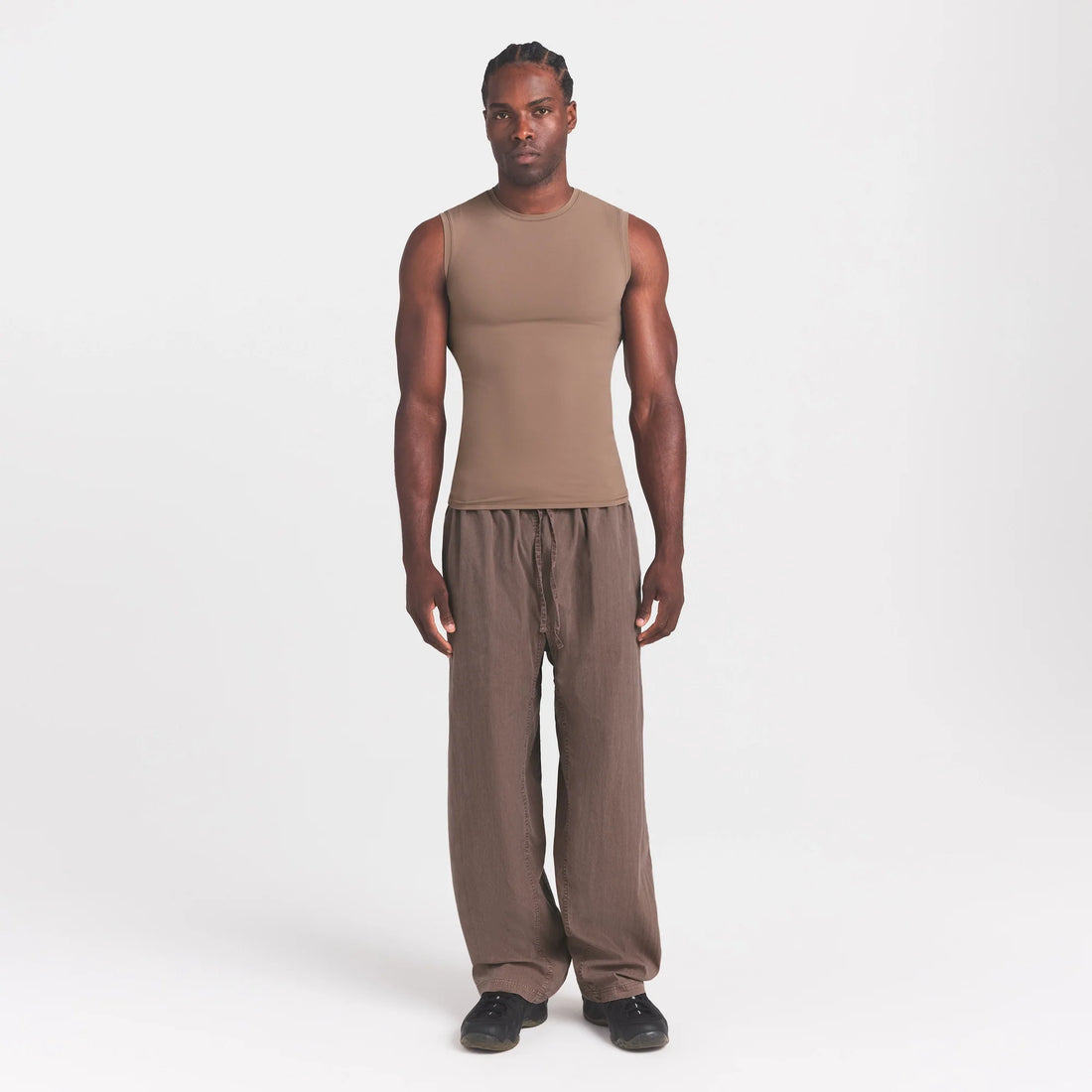 FITS EVERYBODY MENS SLIM TANK | UMBER